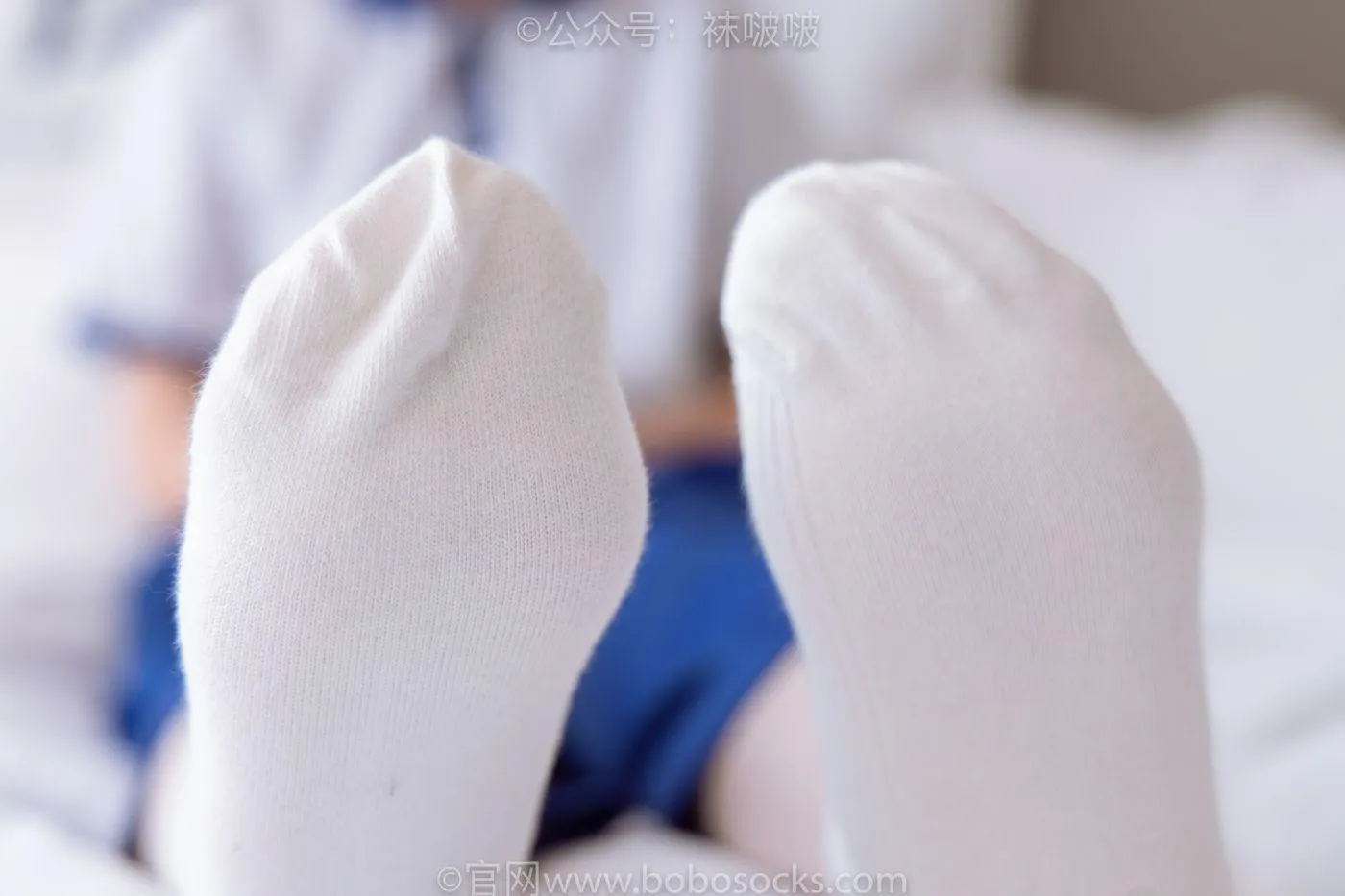 [BoBoSocks袜啵啵]NO.042 砂糖-校服、板鞋、白棉袜、油亮白丝 [139P]插图3